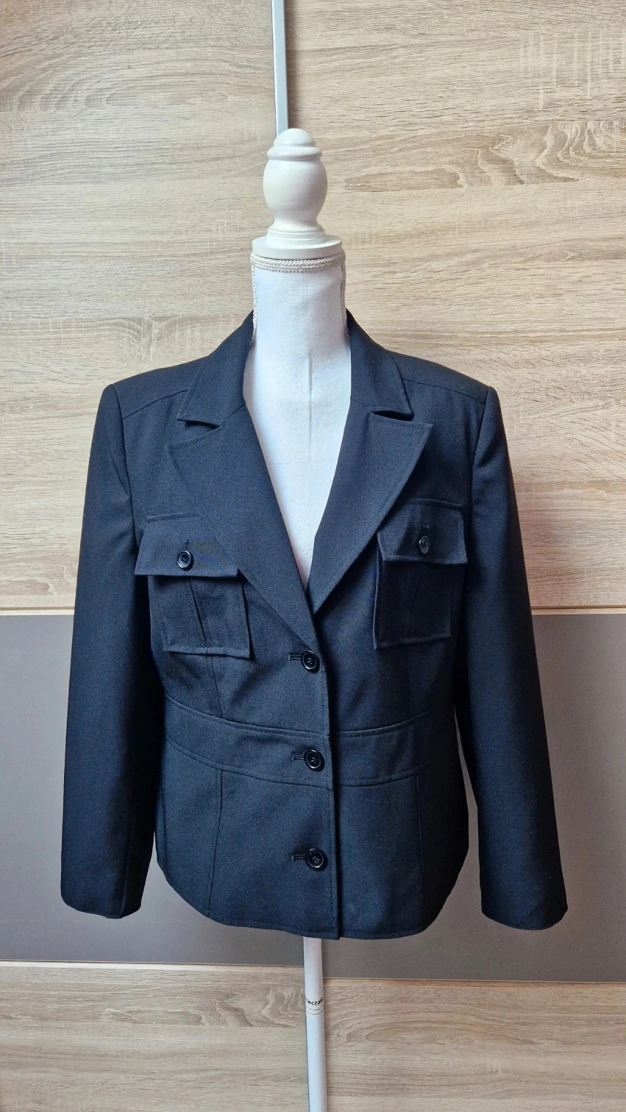 Veste noire Kiabi Taille 46